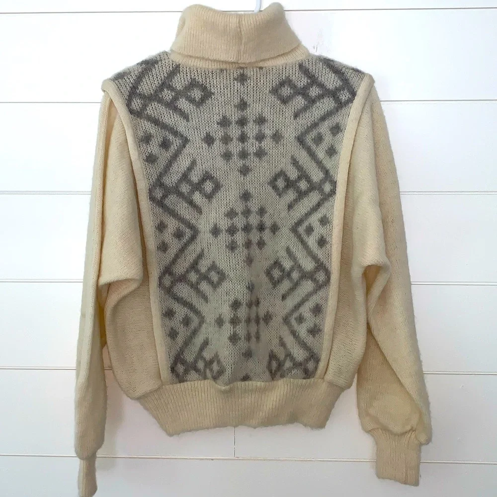 EVC 80s Women’s Icelandic Wool Knot Ski Vested Creme & Gray Sweater - Picture 5 of 5